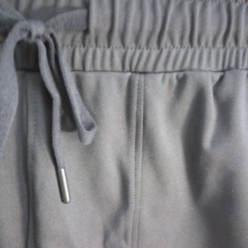 Mondetta Active Black Bermuda Shorts Size Small NWT - Picture 4 of 6